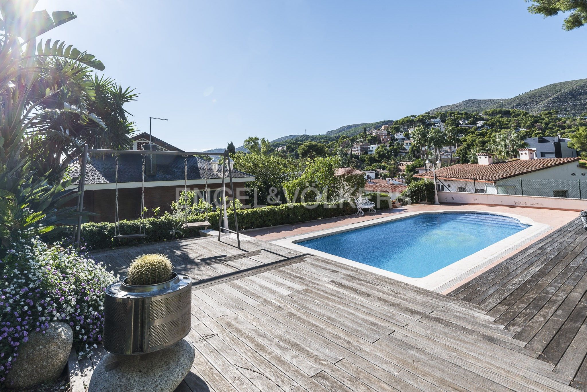 Vista exterior de Casa o xalet en venda en Castelldefels amb Aire condicionat, Calefacció i Jardí privat