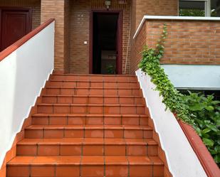Vista exterior de Casa o xalet de lloguer en Santander amb Calefacció, Jardí privat i Terrassa