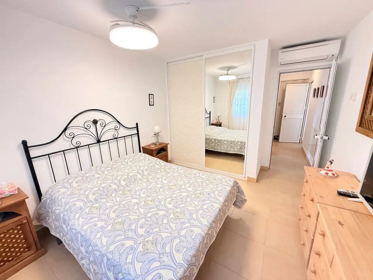 Habitación de Casa o chalet en venta en Vélez-Málaga con Aire acondicionado, Calefacción y Jardín privado