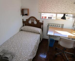 Bedroom of Apartment to share in  Madrid Capital  with Heating, Oven and Washing machine