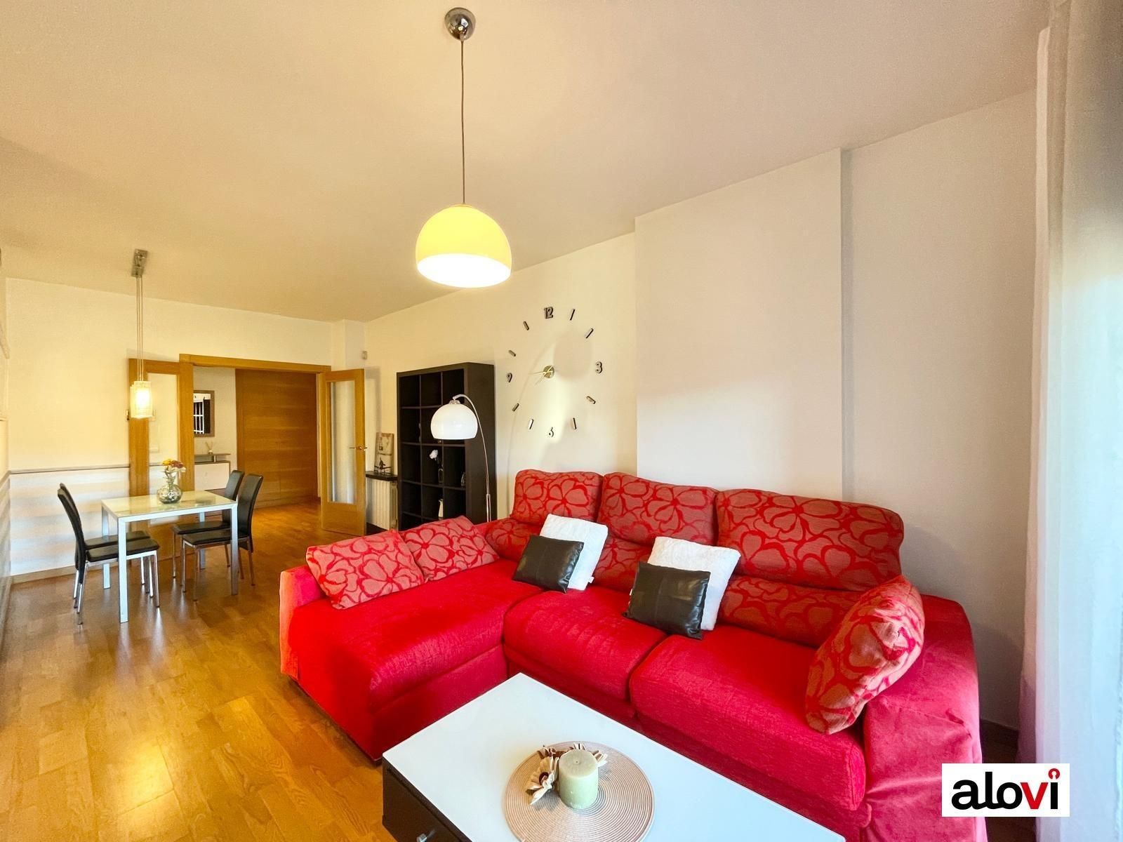 Living room of Flat to rent in  Granada Capital  with Air Conditioner, Heating and Private garden