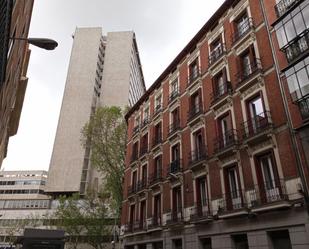 Vista exterior de Apartament en venda en  Madrid Capital