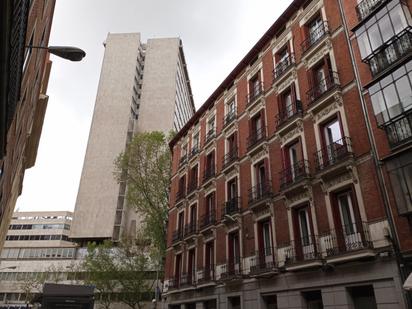 Vista exterior de Apartament en venda en  Madrid Capital