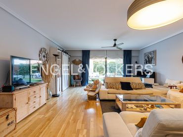 Flat with pool for sale in Zona Monte El Pilar