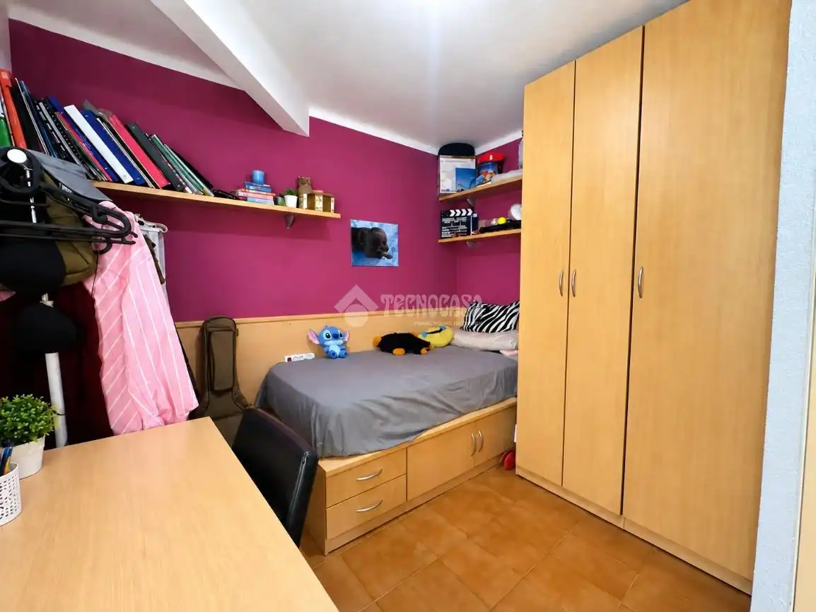 Habitación de Piso en venta en L'Hospitalet de Llobregat con Aire acondicionado y Terraza