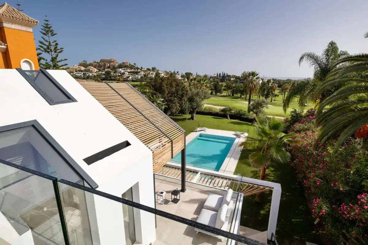 Chalet con piscina en venta en Calle Sirio, imagen 6