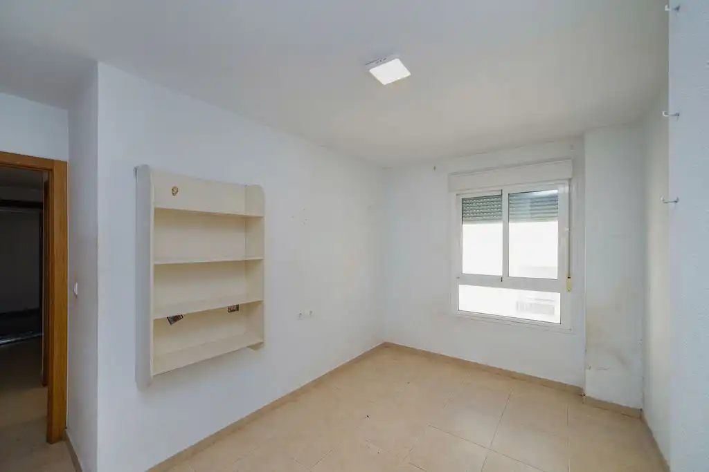 Habitación de Piso en venta en Alicante / Alacant con Trastero