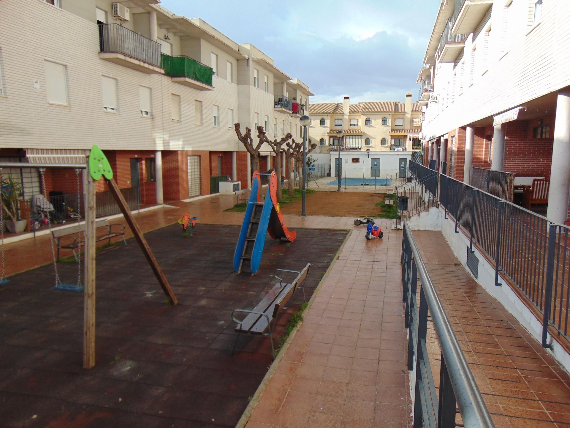 Vista exterior de Dúplex en venda en Santa Fe amb Aire condicionat, Calefacció i Jardí privat