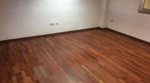 Excelente nave industrial en primera línea de la Pista de Silla, con gran visibilidad y acceso directo desde dos calles. El inmueb, image 3