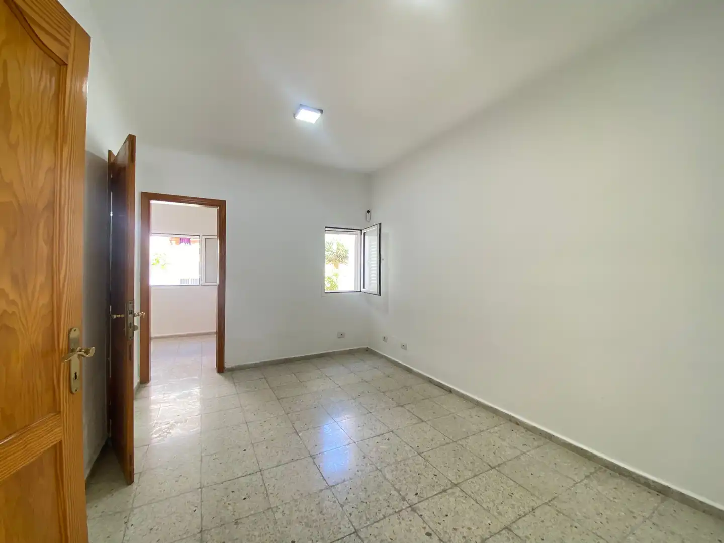 Parking de Piso en venta en Las Palmas de Gran Canaria con Horno y Microondas