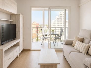 Piso con ascensor en venta en Delta Muga 9