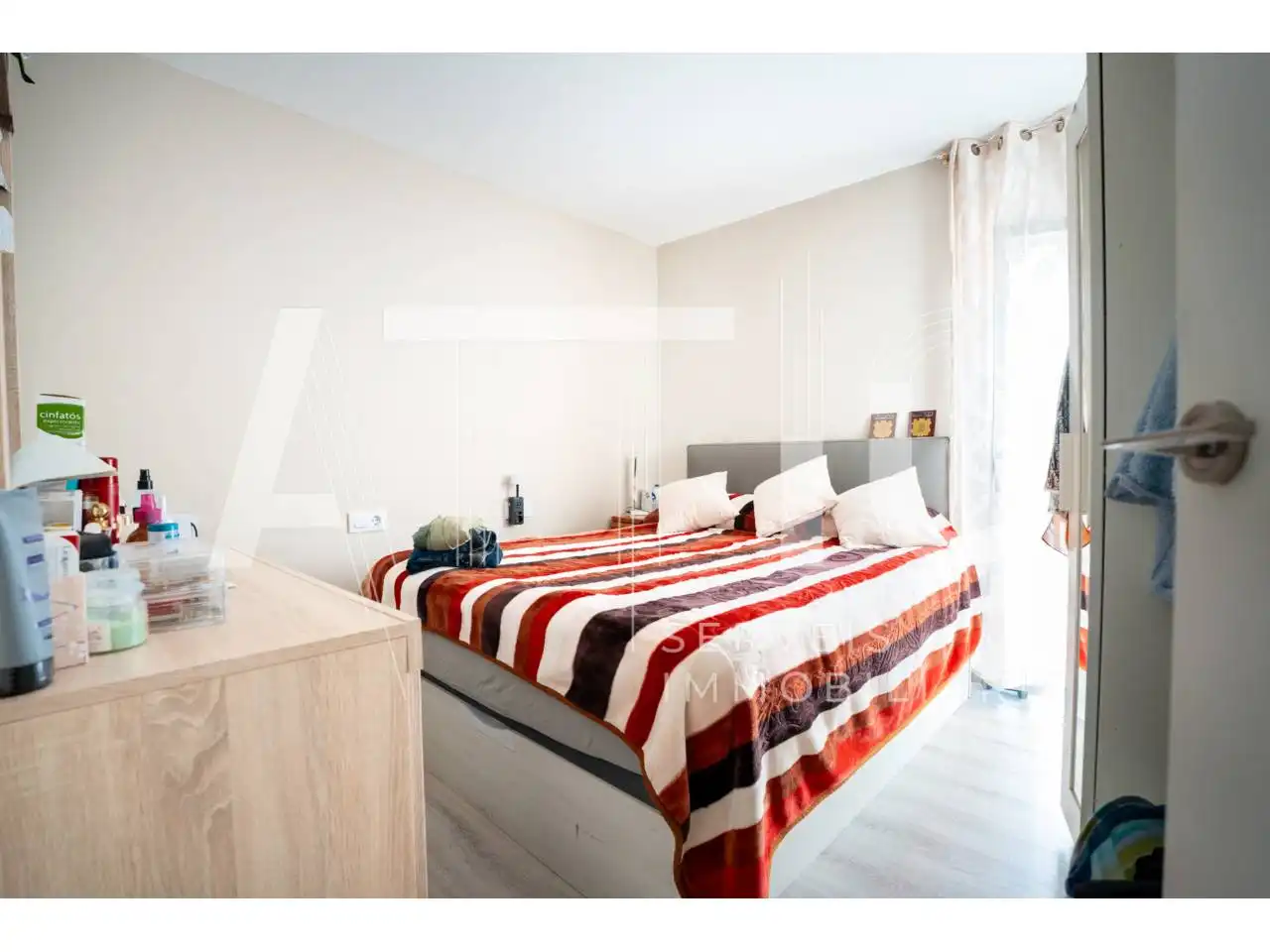 Habitación de Piso en venta en Sabadell con Aire acondicionado, Calefacción y Trastero