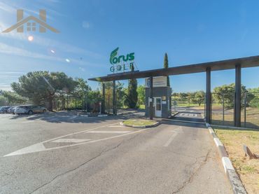 Flat with lift for sale in Calle Moreno Torroba 44