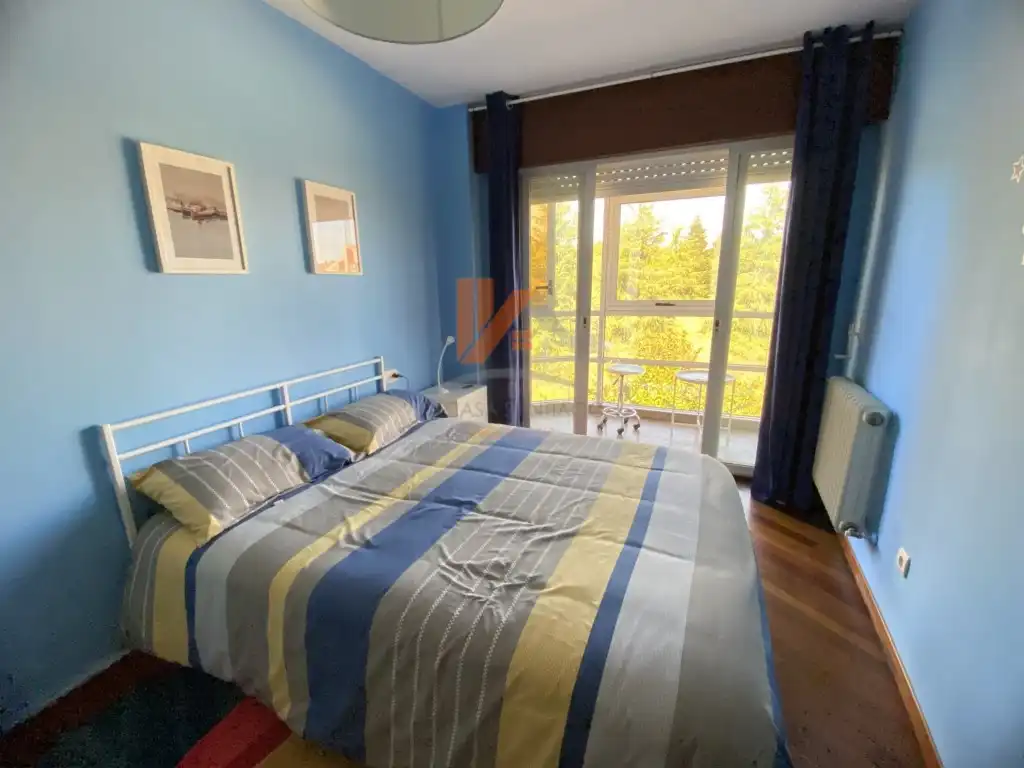 Bedroom of Flat for rent in Santiago de Compostela   with Furnished