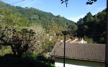 Vista exterior de Casa adosada en venda en Barakaldo  amb Balcó