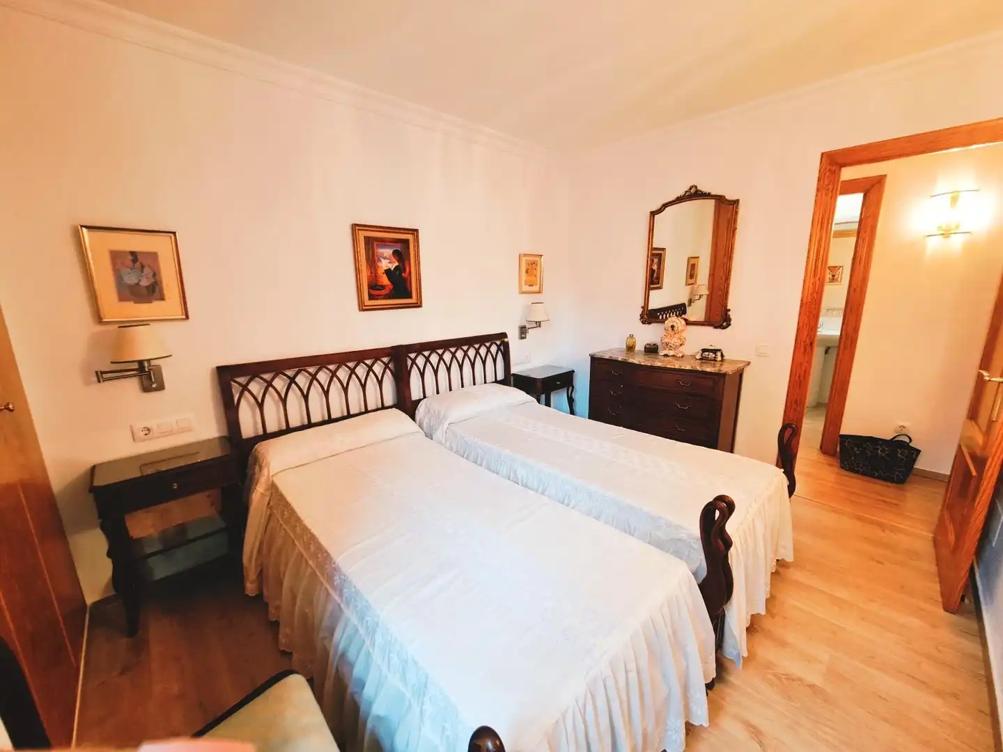 Schlafzimmer von Erdgeschoss zum Verkauf in Calvià mit Privatgarten, Parkett und Terrasse