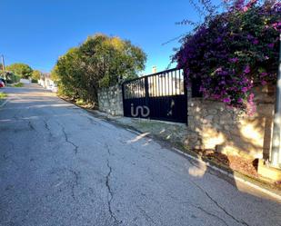 Vista exterior de Casa o xalet en venda en Sierra de Fuentes amb Calefacció, Terrassa i Piscina