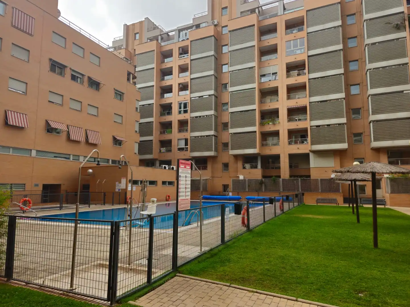 Piscina de Piso en venta en Madrid con Aire acondicionado, Calefacción y Trastero