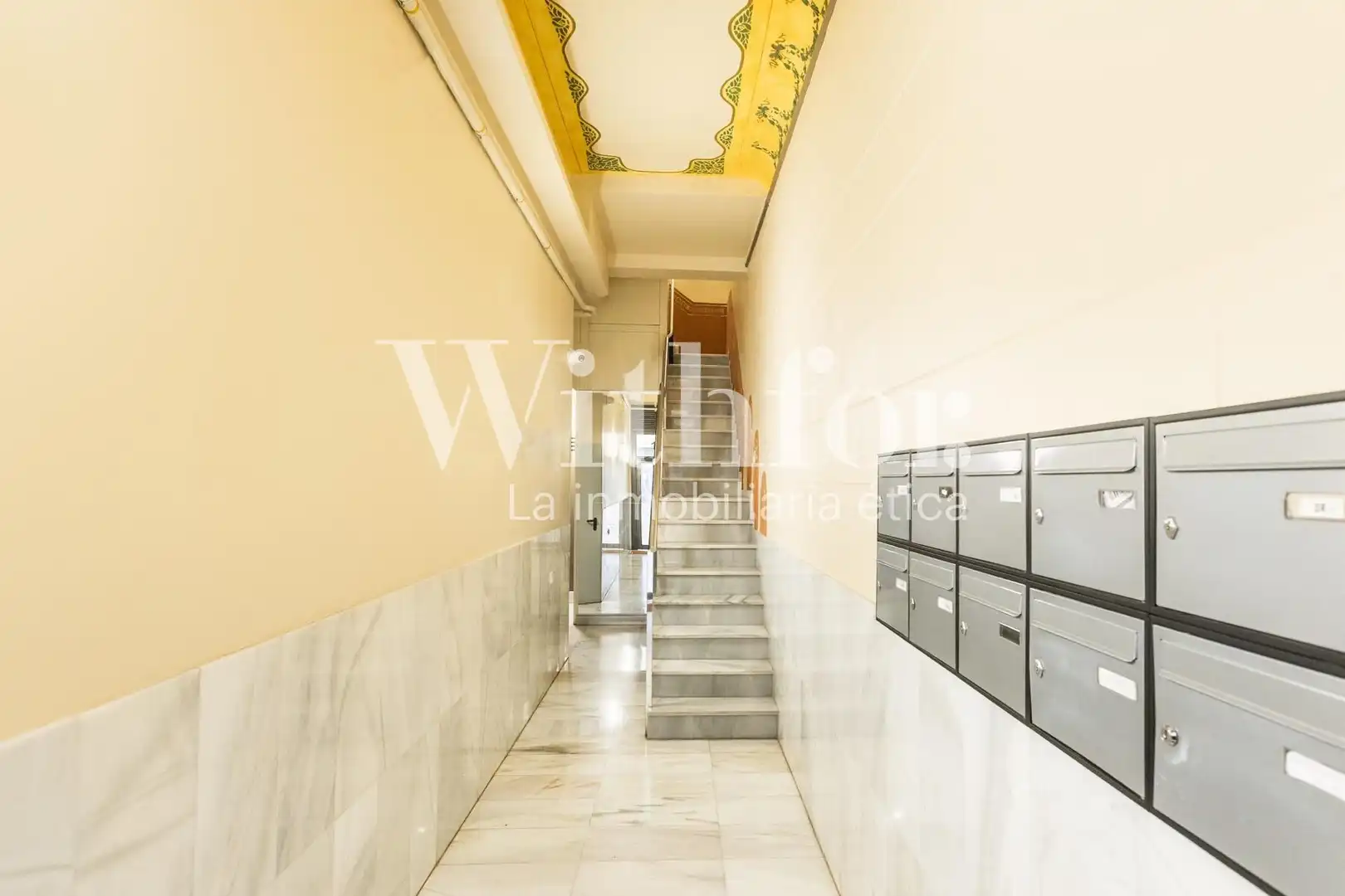 Flat for sale in Barcelona  with Air Conditioner, Heating and Balcony