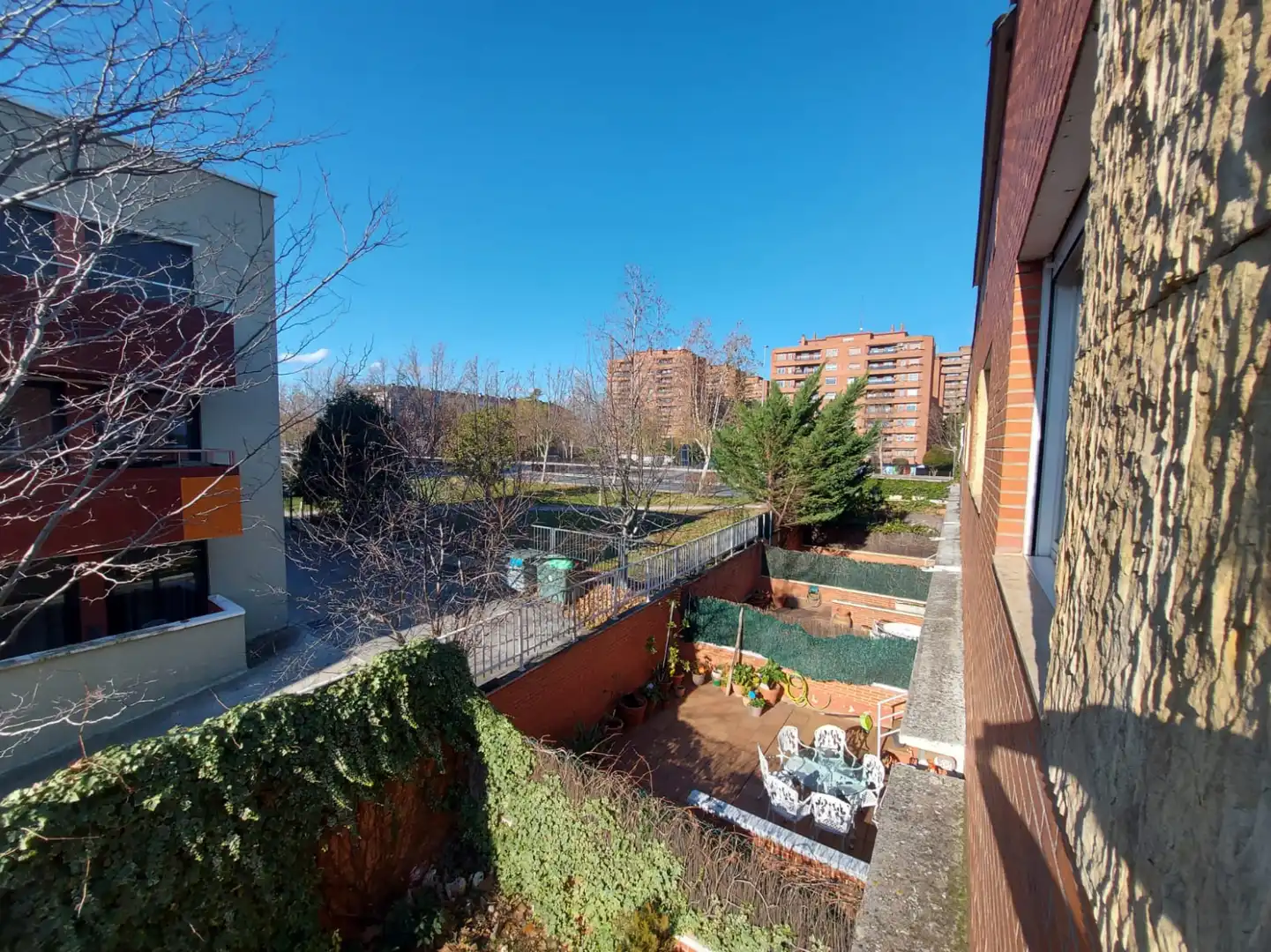 Vista exterior de Casa o chalet en venta en  Logroño con Aire acondicionado, Calefacción y Jardín privado