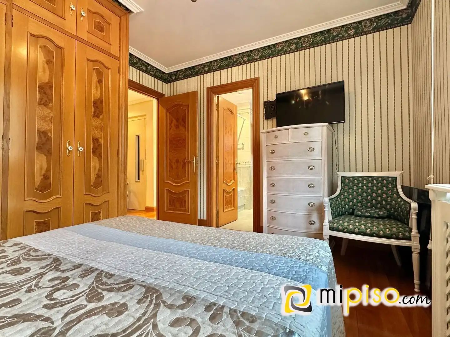 Bedroom of Detached homes for sale in Laredo  with Heating, Terrace and Swimming Pool