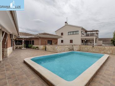 Xalet en venda a Calle de la Virgen del Rocío