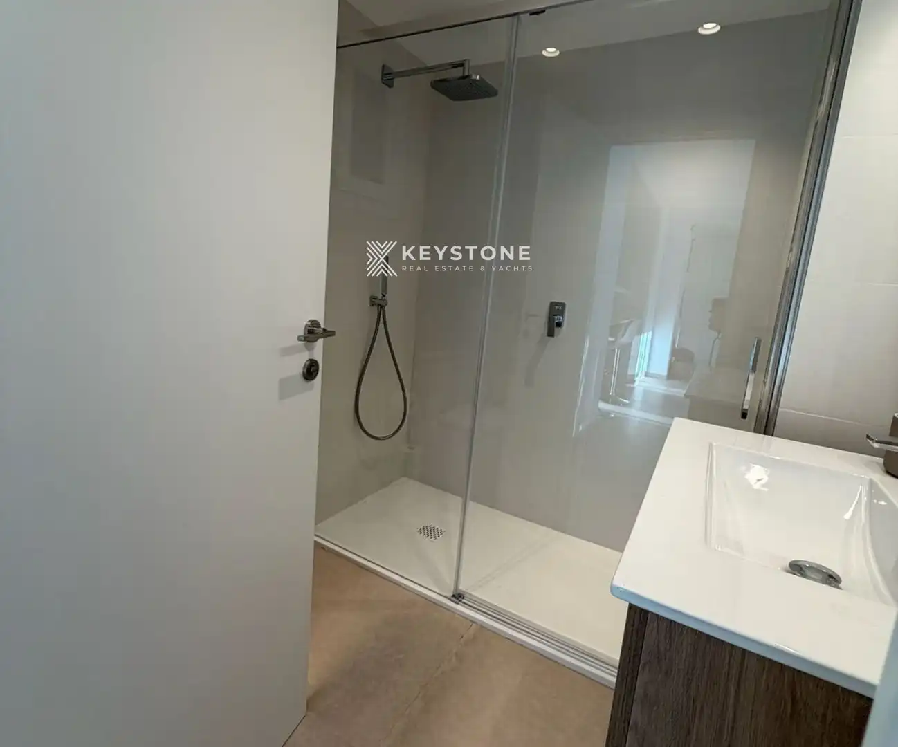 Bathroom of Flat for rent in  Palma de Mallorca  with Air Conditioner, Terrace and Swimming Pool