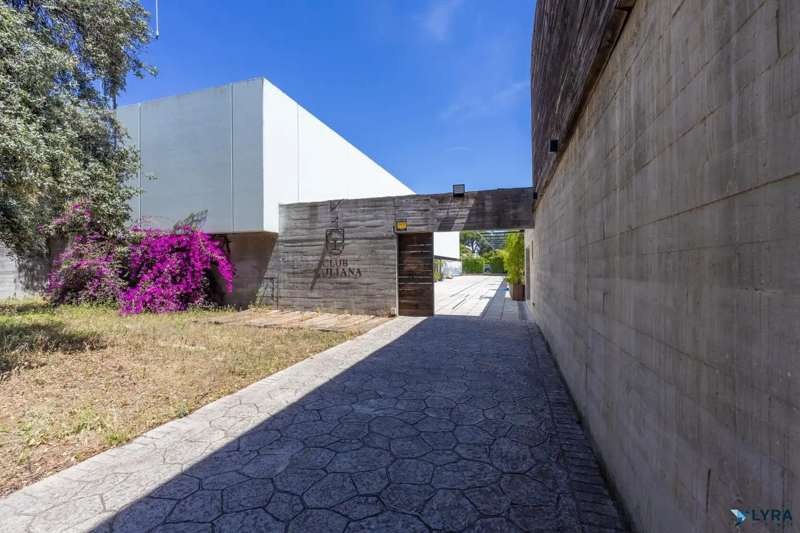 Vista exterior de Residencial en venda en Bollullos de la Mitación
