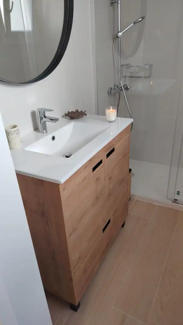 Baño de Apartamento de alquiler en Málaga con Jardín privado, Terraza y Amueblado