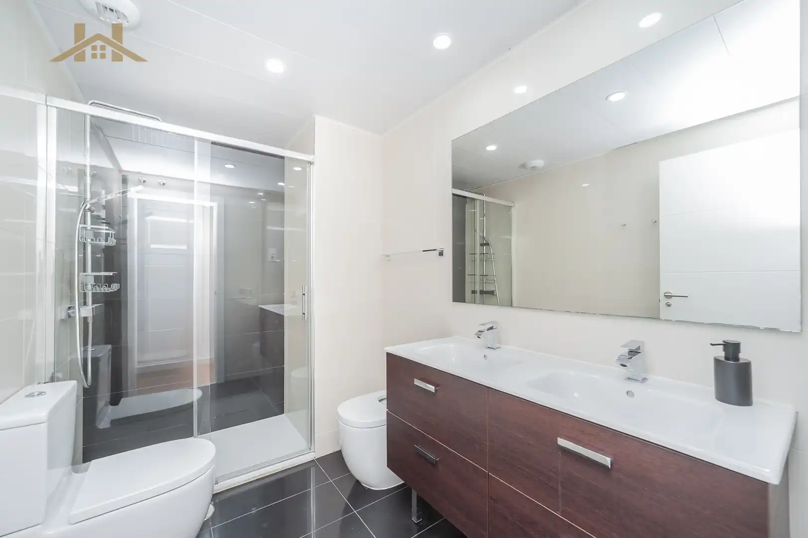 Badezimmer von Wohnung zum Verkauf in Pozuelo de Alarcón mit Klimaanlage, Heizung und Terrasse
