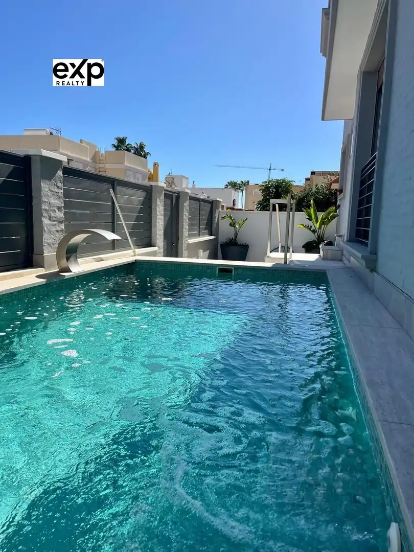 Chalet con terraza en venta en Nueva Almería - Cortijo Grande - Vega de Acá, imagen 2