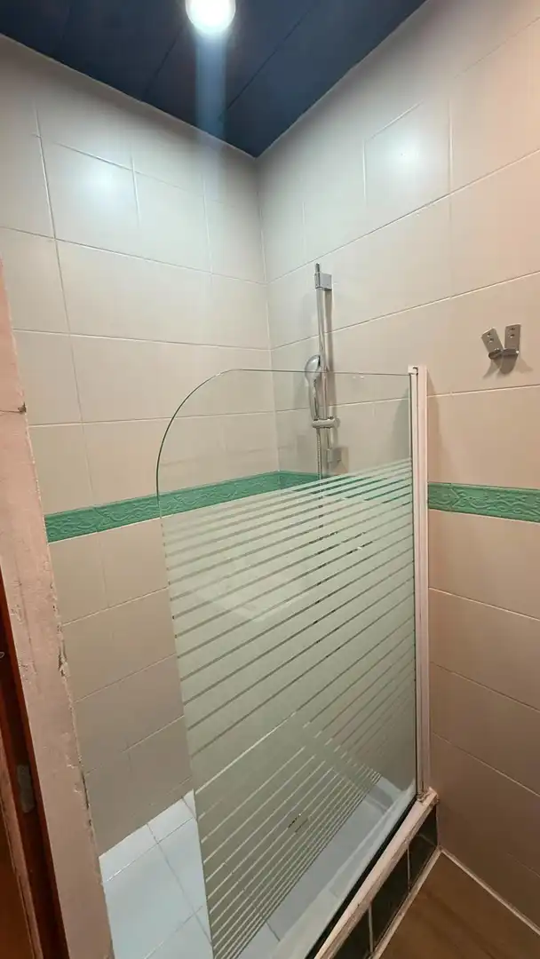 Baño de Apartamento en venta en Sevilla con Aire acondicionado, Calefacción y Trastero