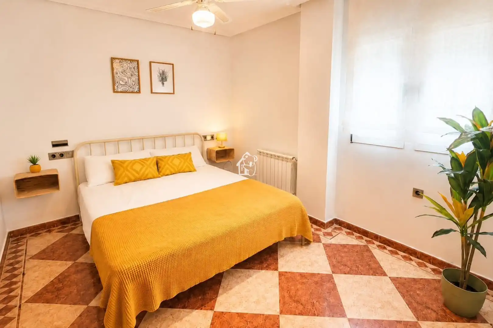 Schlafzimmer von Dachboden zur Miete in Torrevieja mit Klimaanlage, Privatgarten und Terrasse