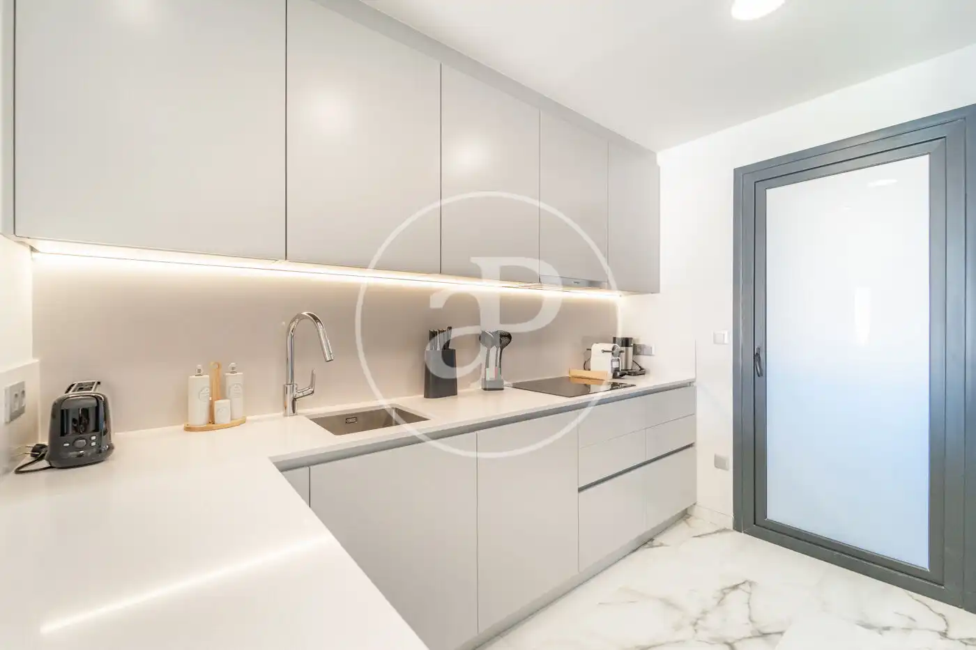 Cocina de Piso en venta en Benidorm con Aire acondicionado, Calefacción y Jardín privado