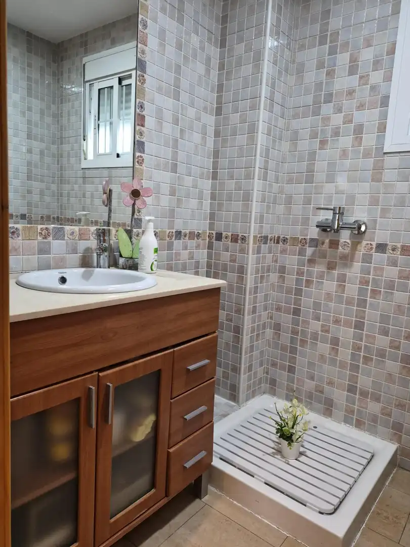 Baño de Casa adosada en venta en Pilas con Aire acondicionado, Terraza y Trastero