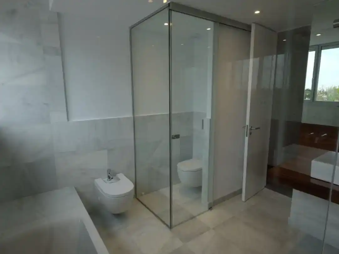 Bany de Casa o xalet en venda en  Madrid Capital amb Balcó