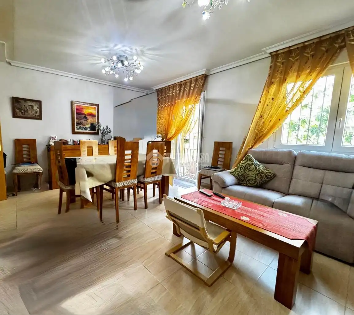 Sala de estar de Casa adosada en venta en Pedrezuela con Aire acondicionado, Terraza y Amueblado
