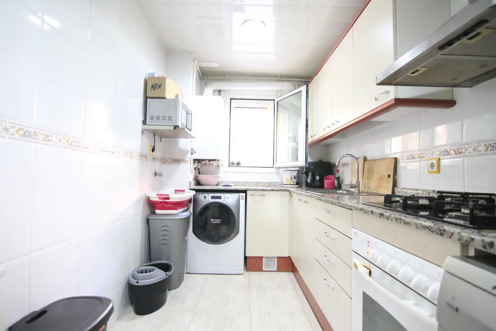 Küche von Wohnung zum Verkauf in Olesa de Montserrat mit Klimaanlage, Heizung und Ofen