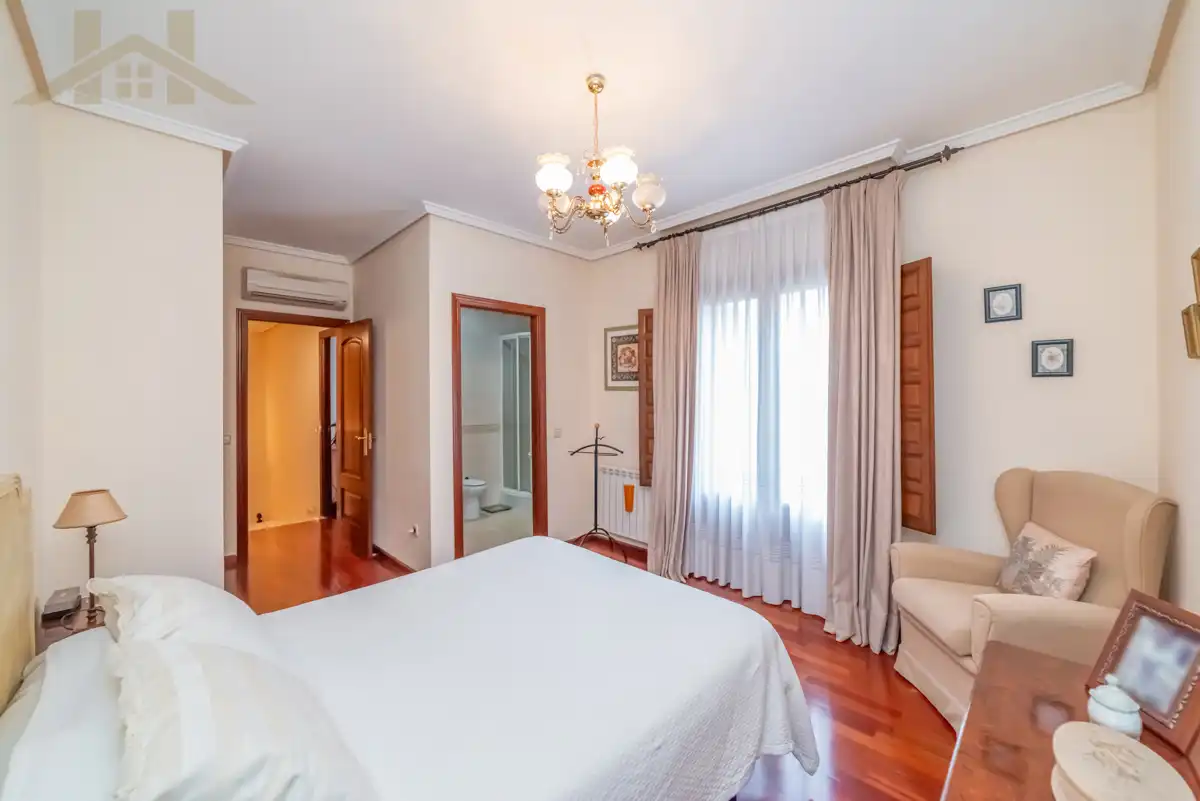 Detached homes for sale in Las Aves