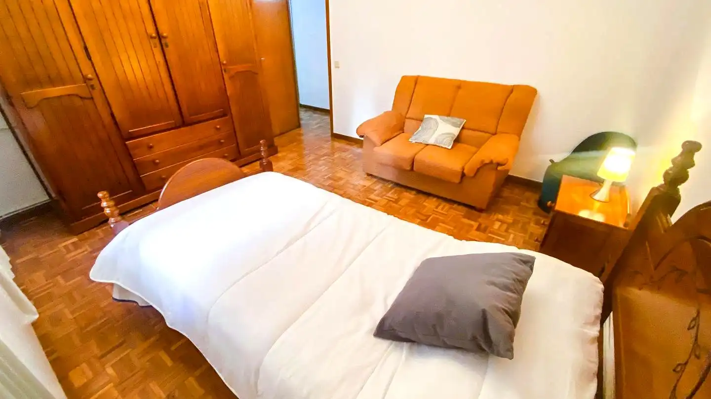 Schlafzimmer von Wohnung zur Miete in Arganzuela