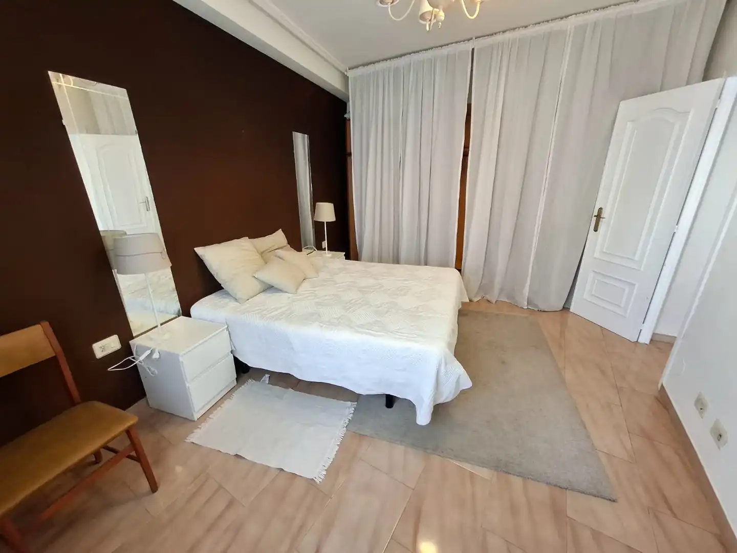 Schlafzimmer von Wohnung zum Verkauf in Valencia mit Möbliert und Balkon