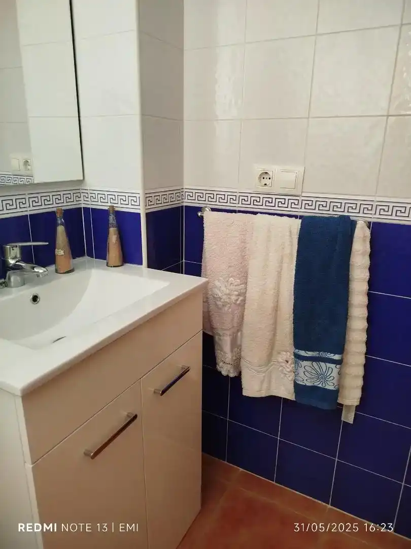 Baño de Apartamento en venta en Fondón con Trastero, Amueblado y Microondas