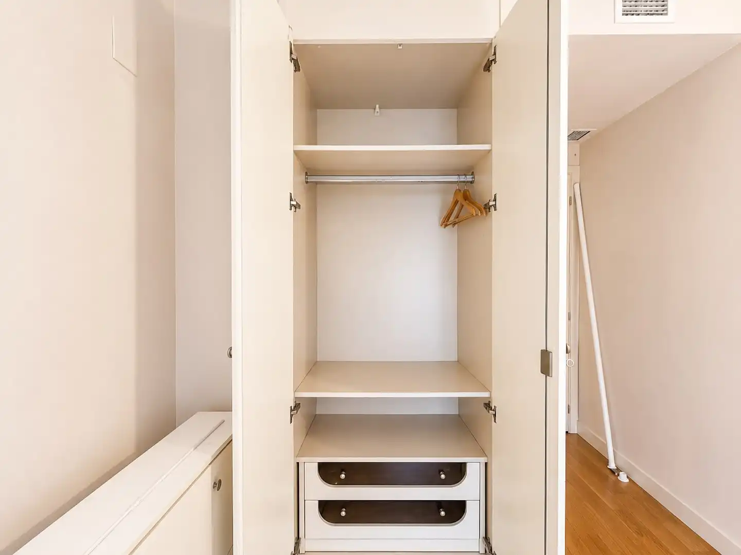 Bedroom of Flat for sale in Madrid  with Air Conditioner, Private garden and Storage room
