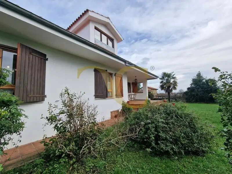 Vista exterior de Casa o chalet en venta en Llanes con Calefacción, Jardín privado y Terraza