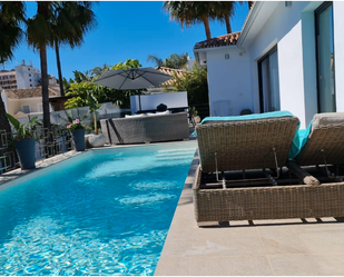 Swimming pool of House or chalet to rent in Estepona  with Air Conditioner, Private garden and Terrace