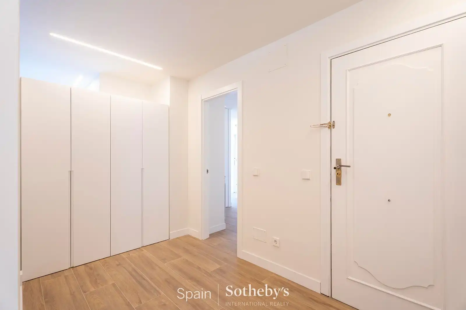 Apartamento con piscina en alquiler en Calle de la Infanta María Teresa, imagen 15
