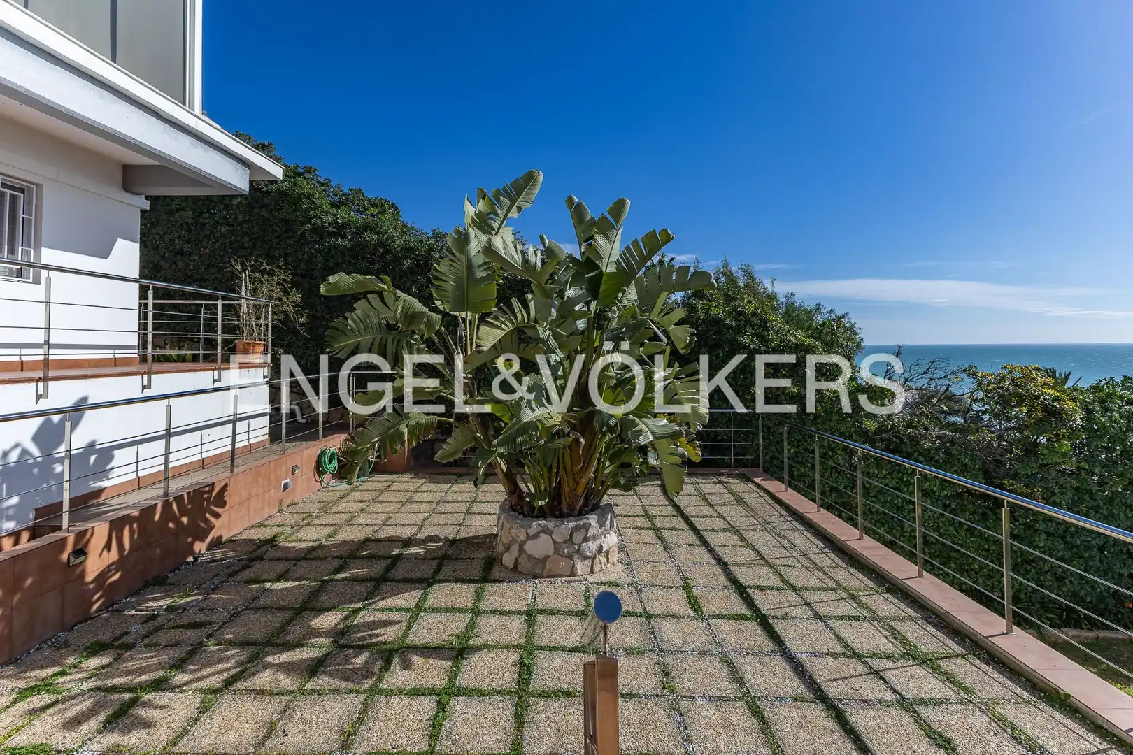 Terrassa de Casa o xalet en venda en Sitges amb Aire condicionat, Calefacció i Jardí privat