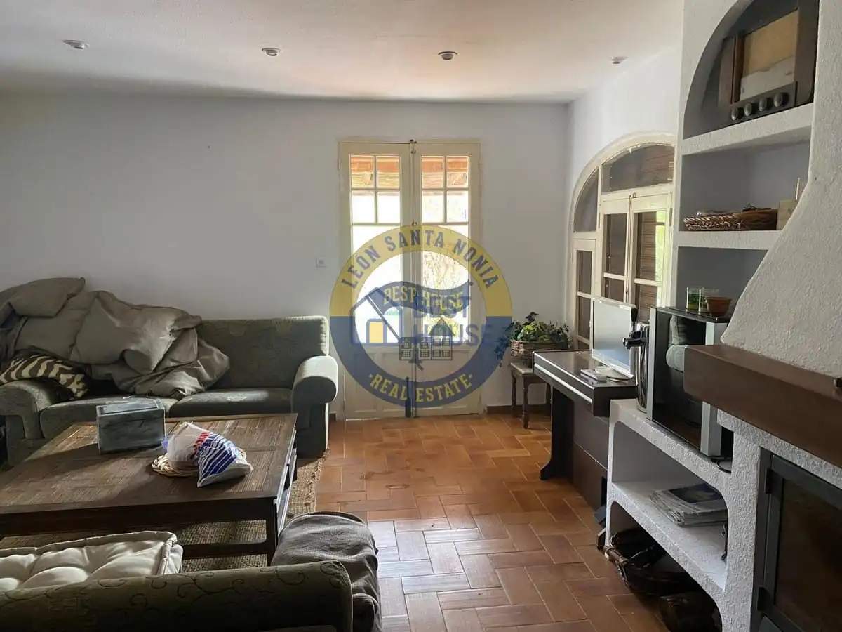 Sala de estar de Casa o chalet en venta en Garrafe de Torío con Calefacción, Jardín privado y Parquet