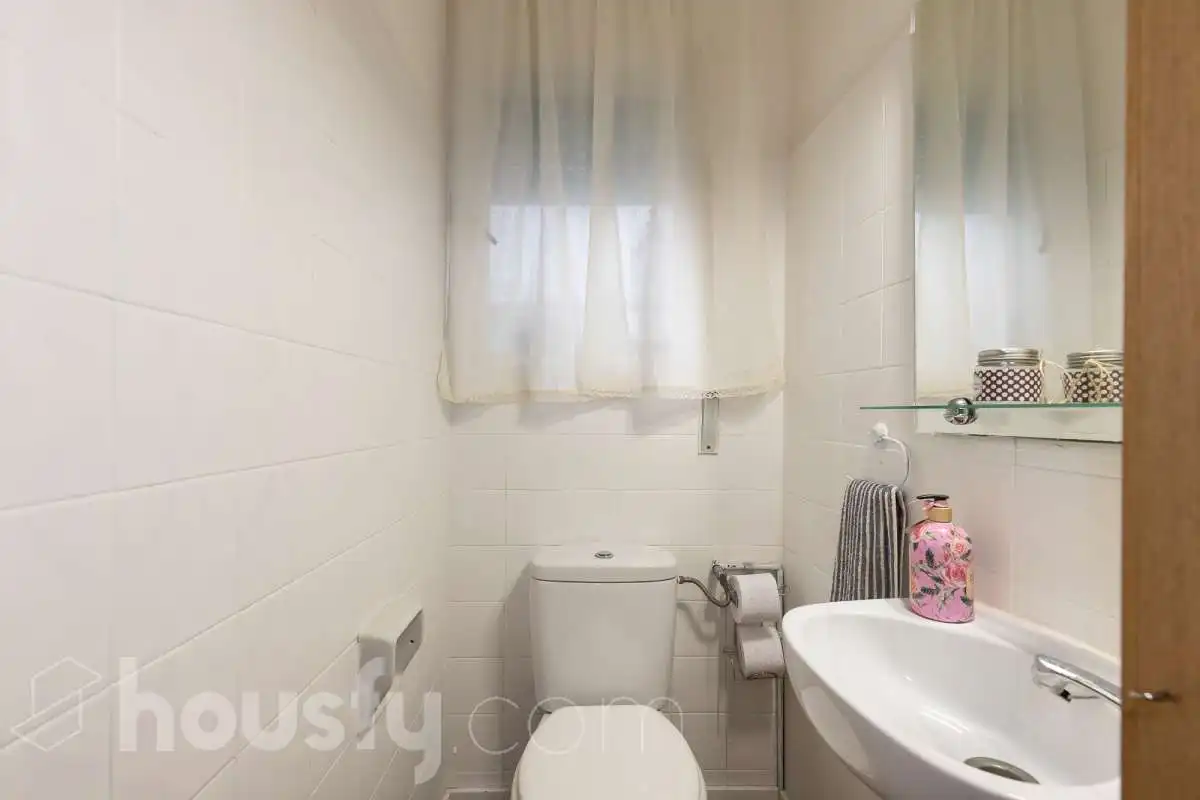 Baño de Piso en venta en Tortosa con Parquet y Balcón