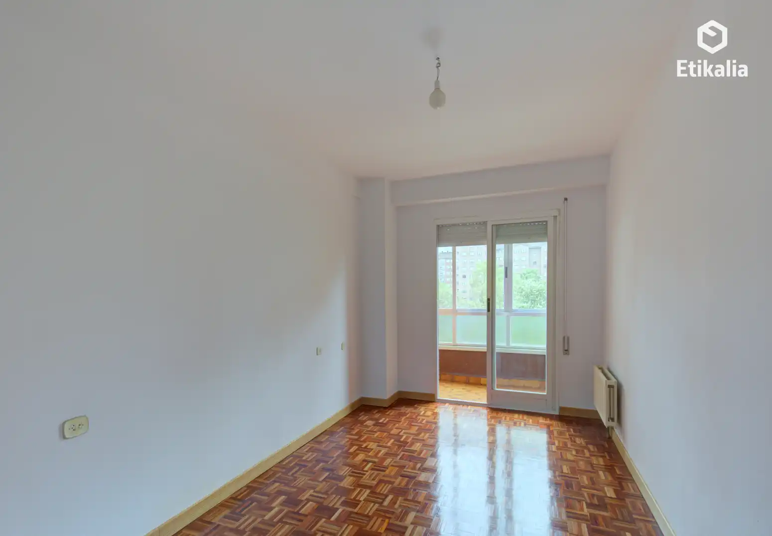 Habitación de Piso en venta en Vitoria - Gasteiz con Calefacción, Terraza y Trastero